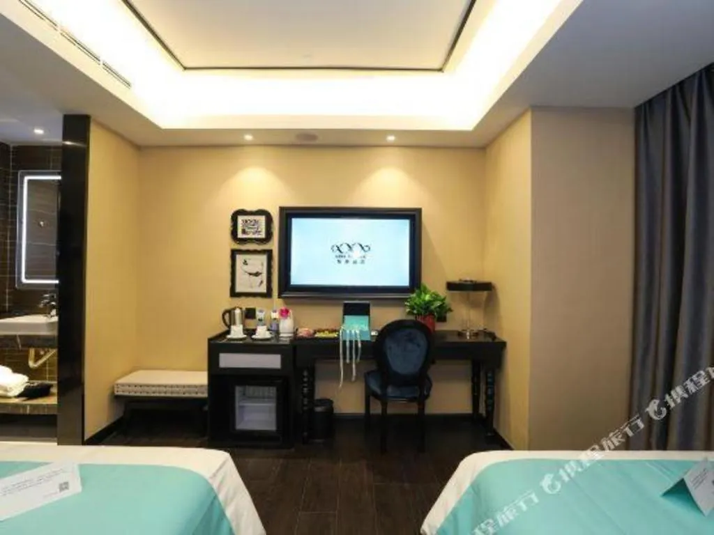 Xana Hotelle Zhengzhou North Passenger Terminal North University Town Hotel