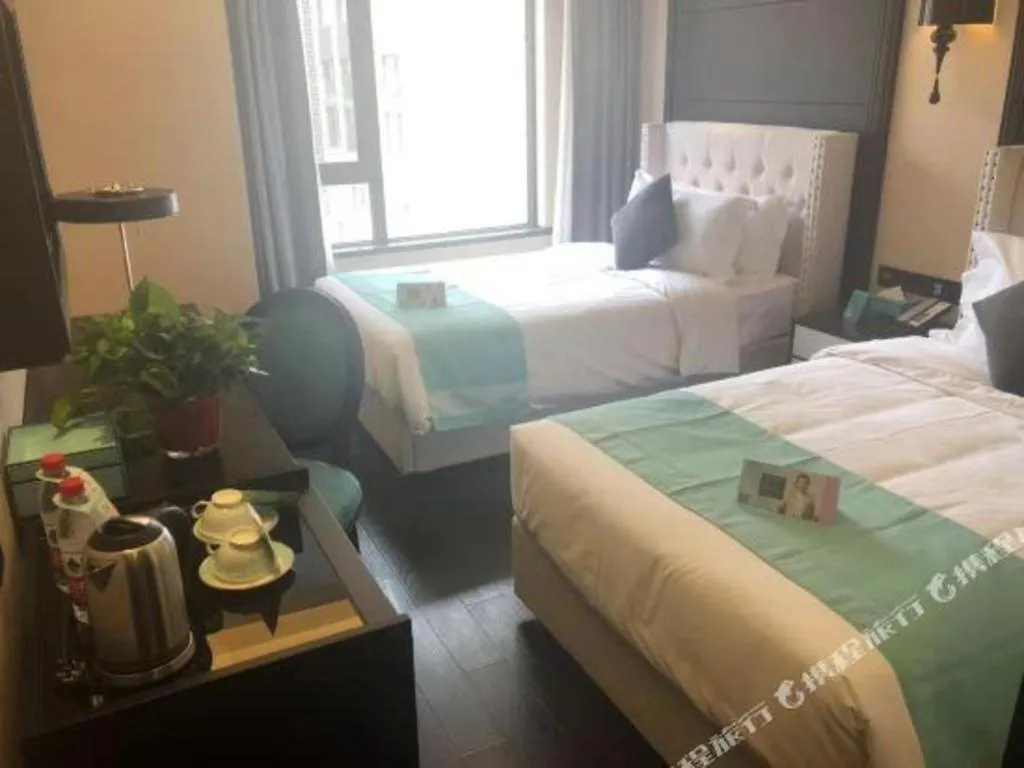 Xana Hotelle Zhengzhou North Passenger Terminal North University Town Hotel