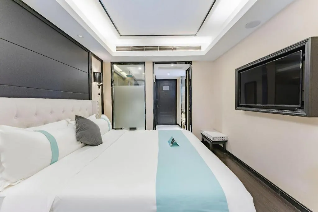 Xana Hotelle Zhengzhou North Passenger Terminal North University Town Hotel